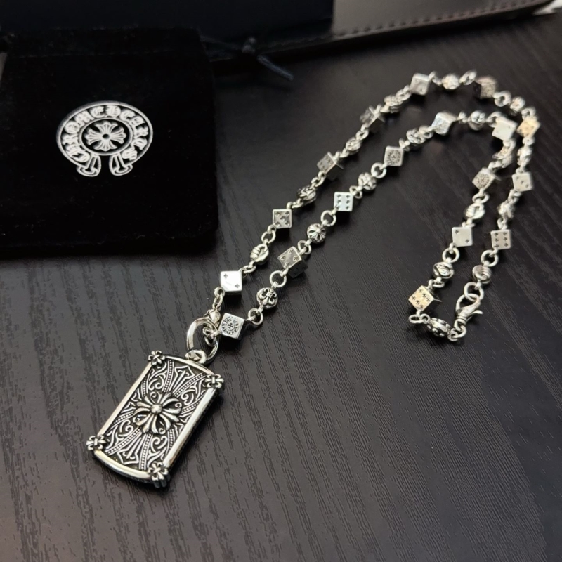 Ch*0me He**ts necklaces